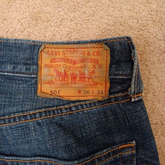 Levis 501 Jeans Mens 36 X 34 Blue Medium Wash Button Fly - Picture 4 of 7